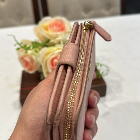 Authentic Prada compact wallet - Picture 6 of 11